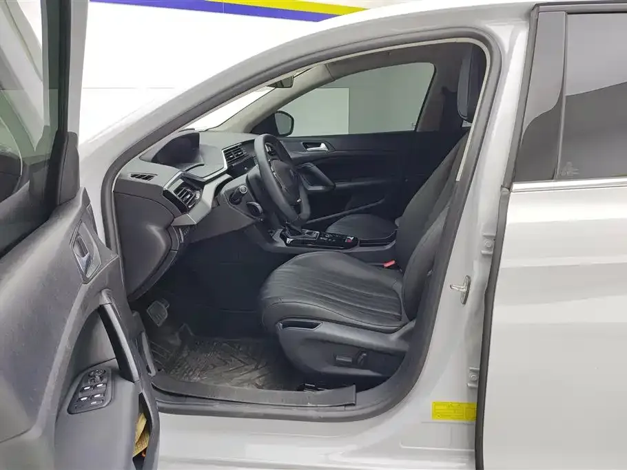 Peugeot 408 2025 из CN, фото 7