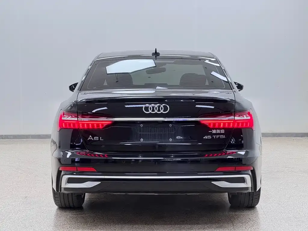 Audi A6L — фото 9