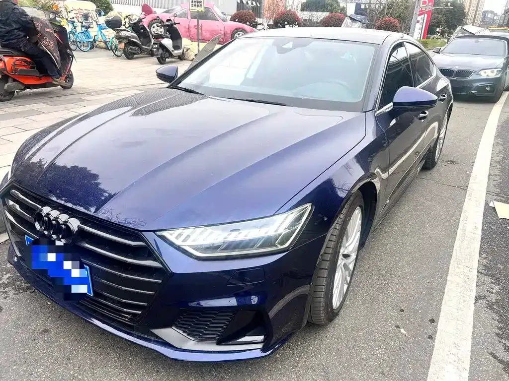 Audi A7 — фото 1