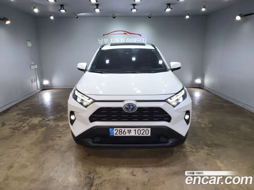 Toyota RAV4 — фото 6