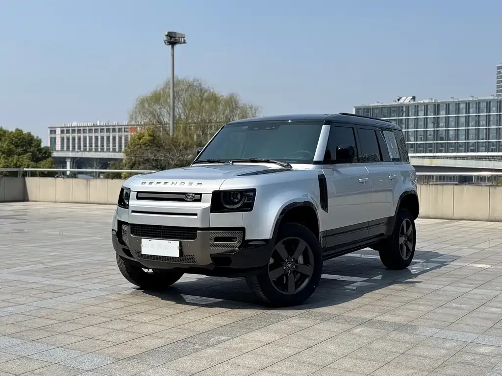 Land Rover Defender — фото 1