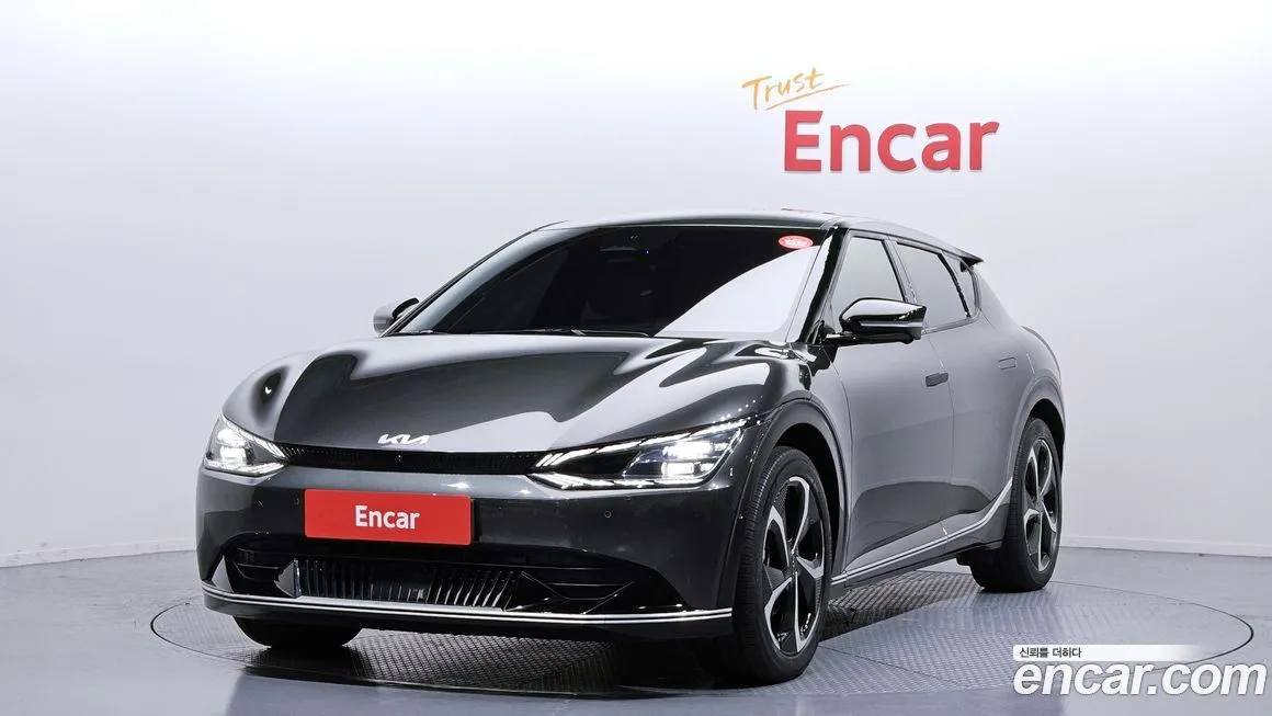 Kia EV6 — фото 1