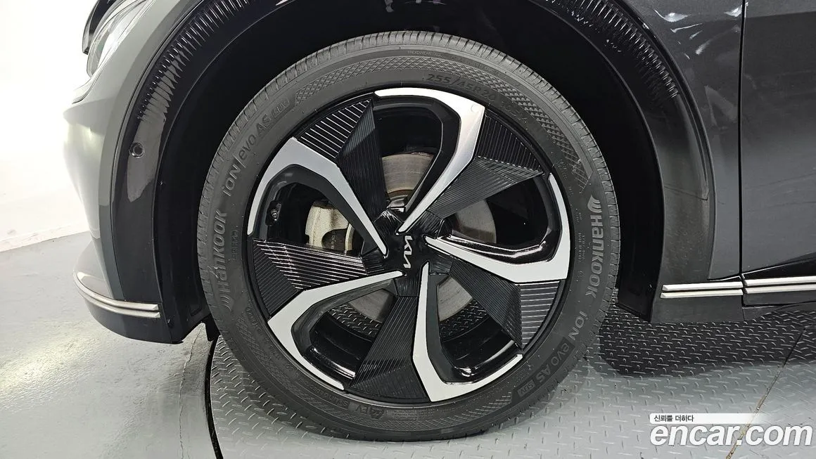 Kia EV6 — фото 9