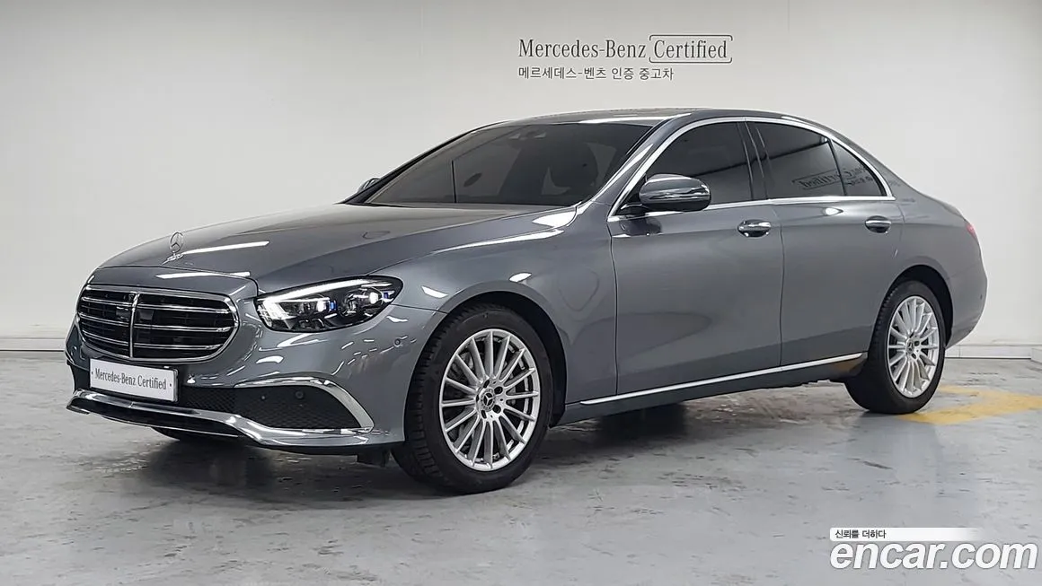 Mercedes-Benz E-Class — фото 1
