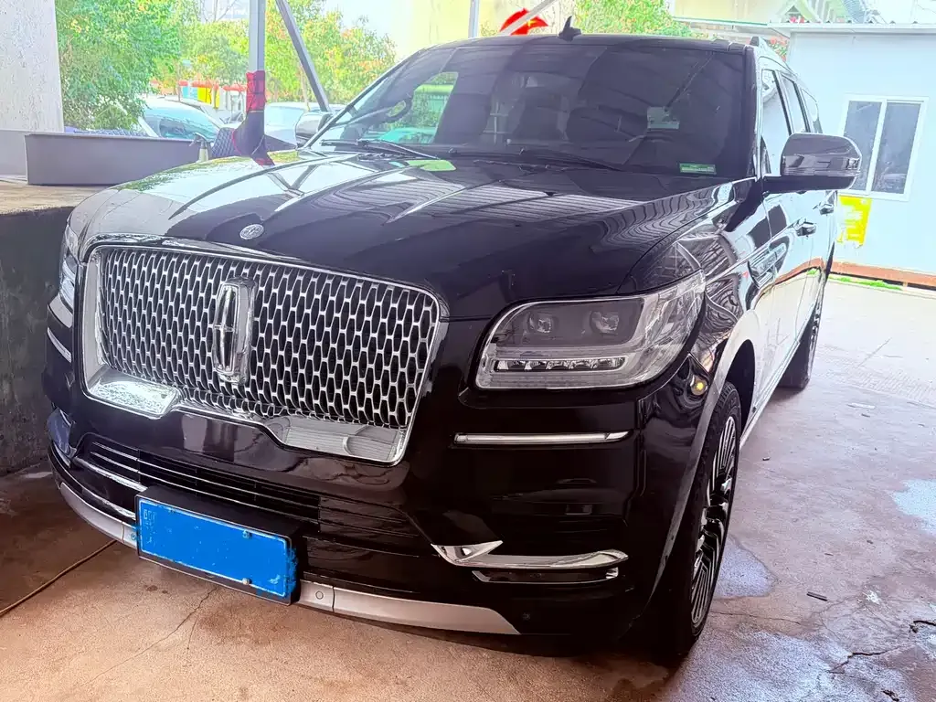 Lincoln Navigator — фото 1