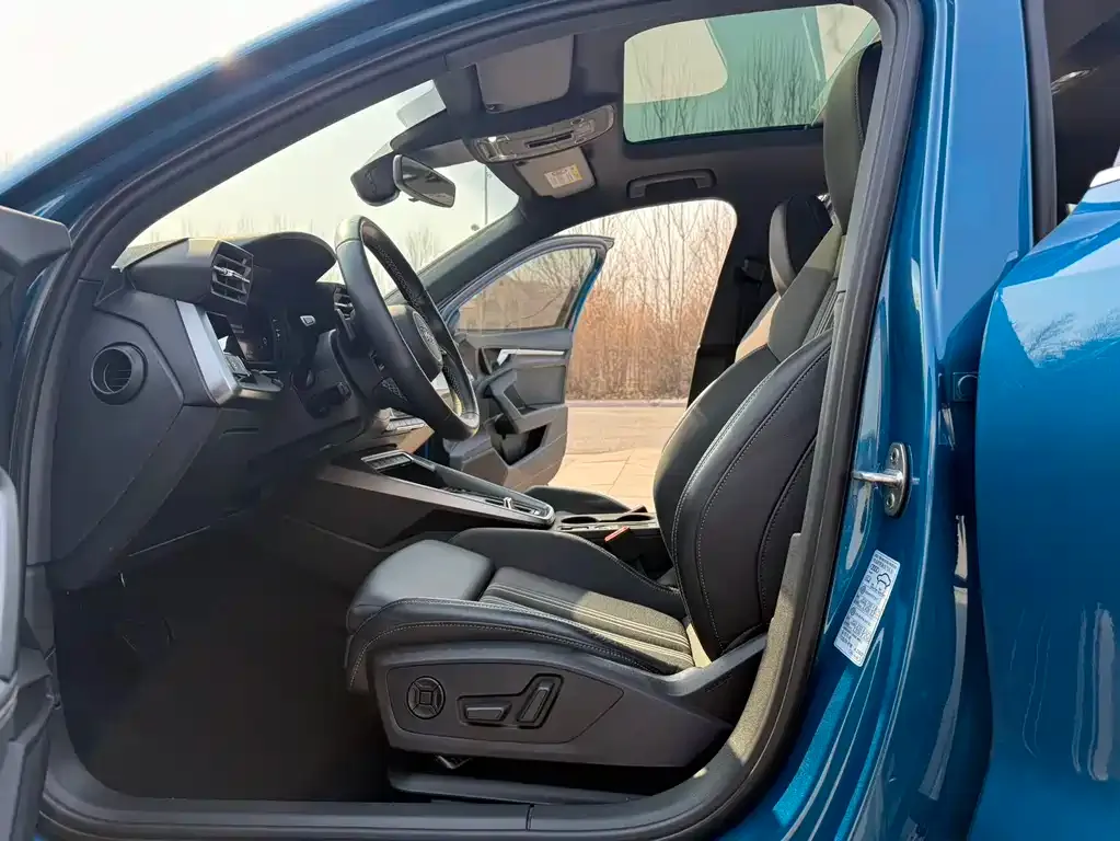 Audi A3 2023 из CN, фото 8
