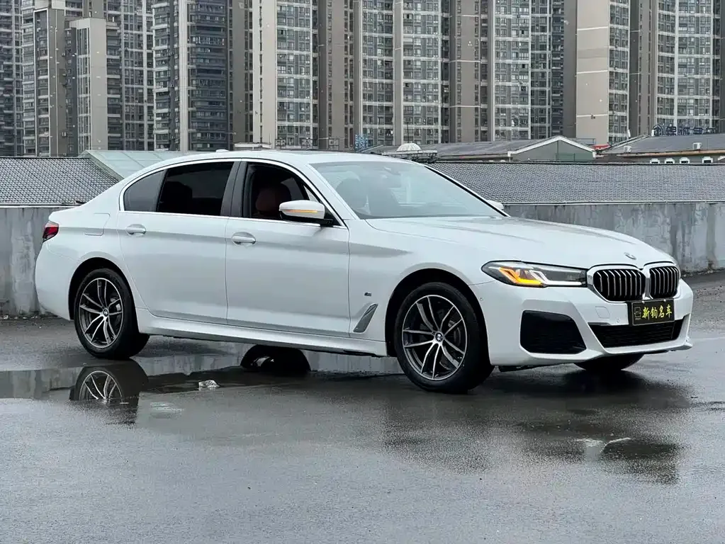 BMW 5 Series — фото 10