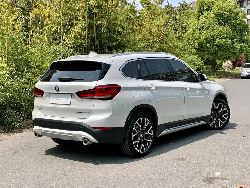 BMW X1 — фото 5