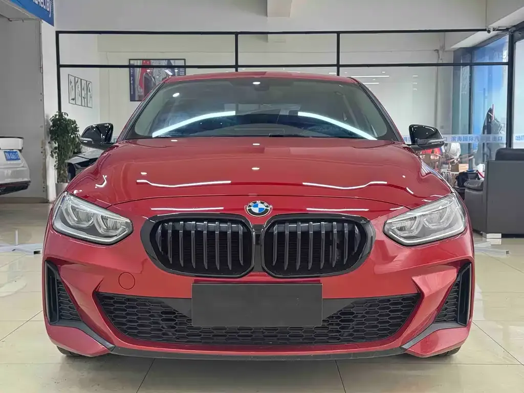 BMW 1 Series 2022 из CN, фото 3