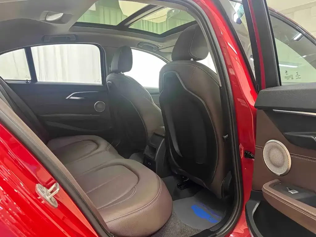 BMW 1 Series 2022 из CN, фото 2