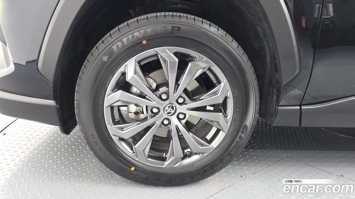 Toyota RAV4 — фото 10