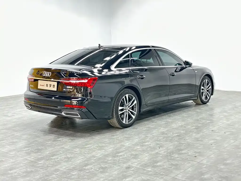 Audi A6L — фото 9