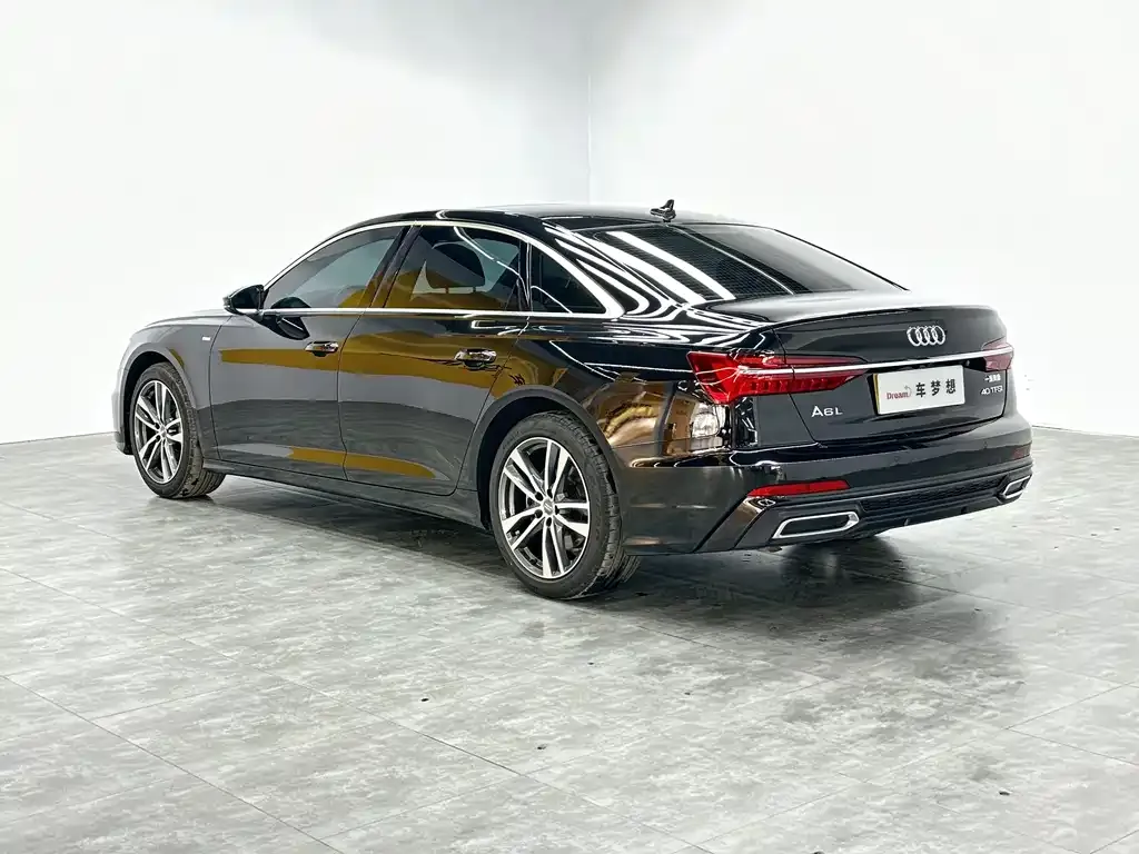 Audi A6L — фото 2