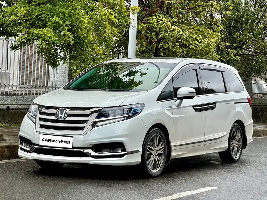 Honda Elysion — фото 1