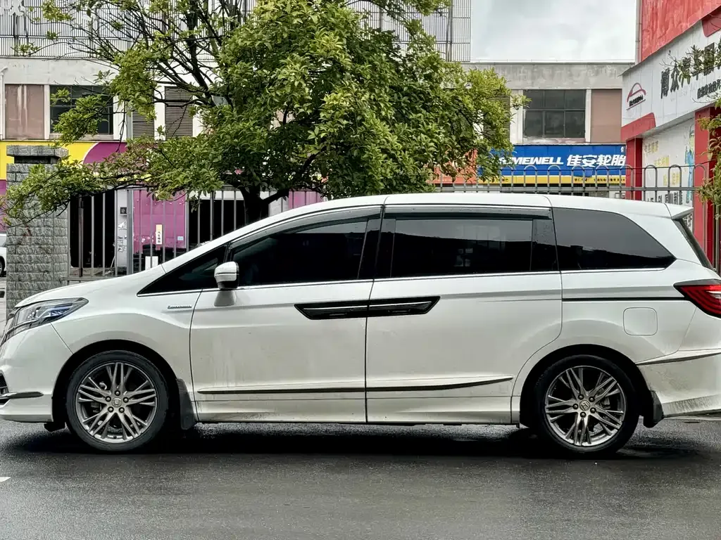 Honda Elysion — фото 10