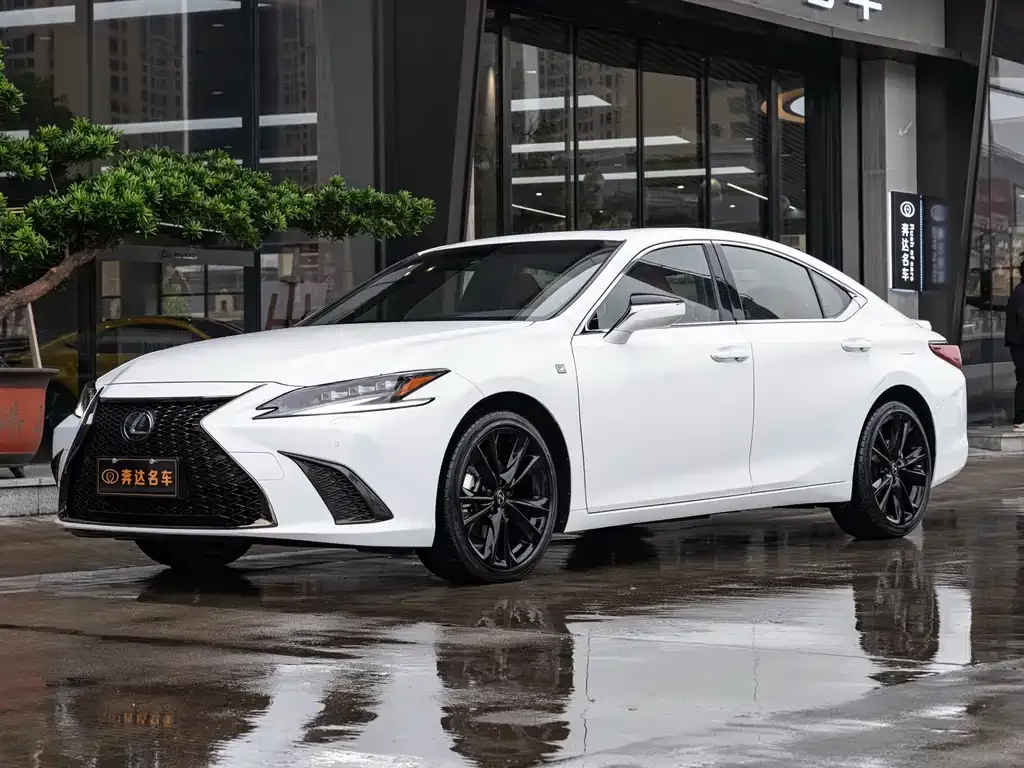 Lexus ES — фото 1