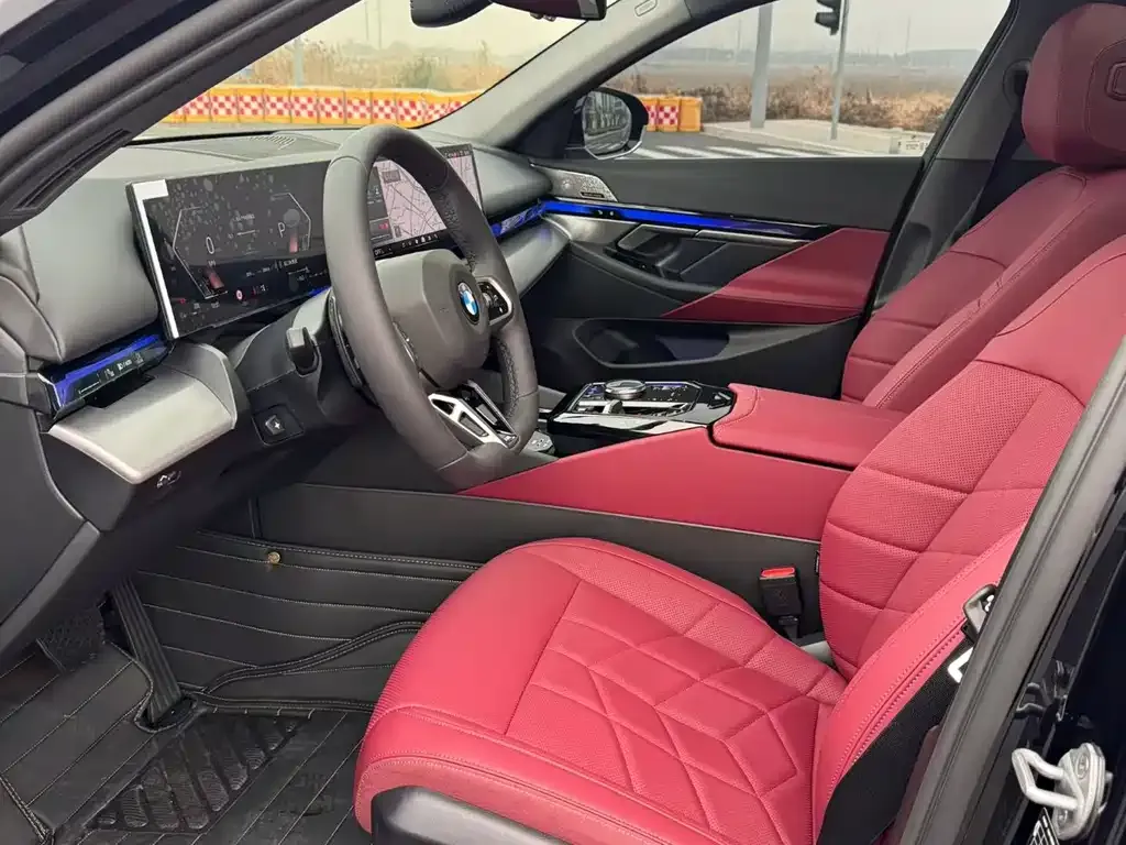 BMW 5 Series 2025 из CN, фото 9