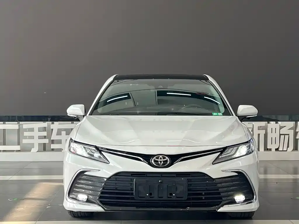 Toyota Camry 2022 из CN, фото 2