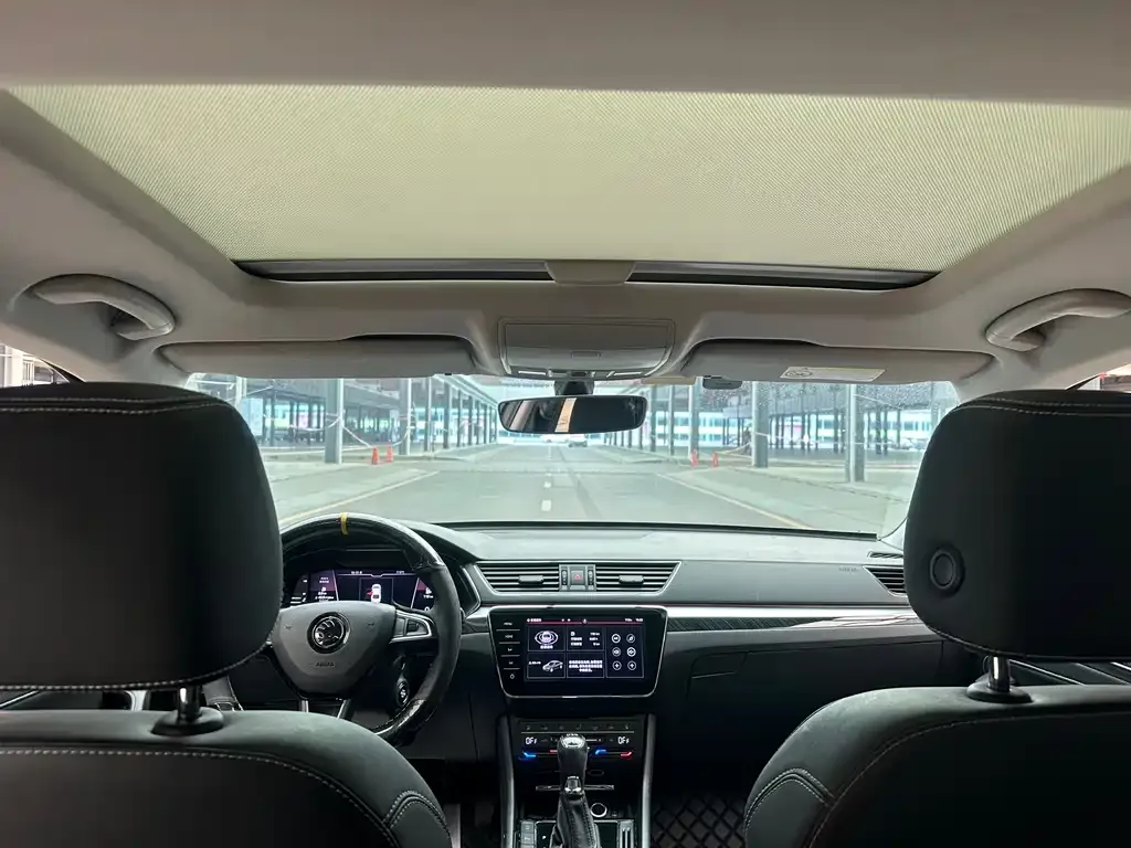 Skoda Superb — фото 4