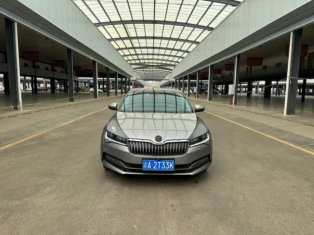 Skoda Superb — фото 7