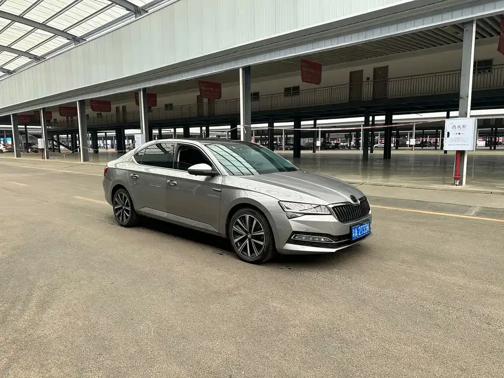Skoda Superb — фото 3
