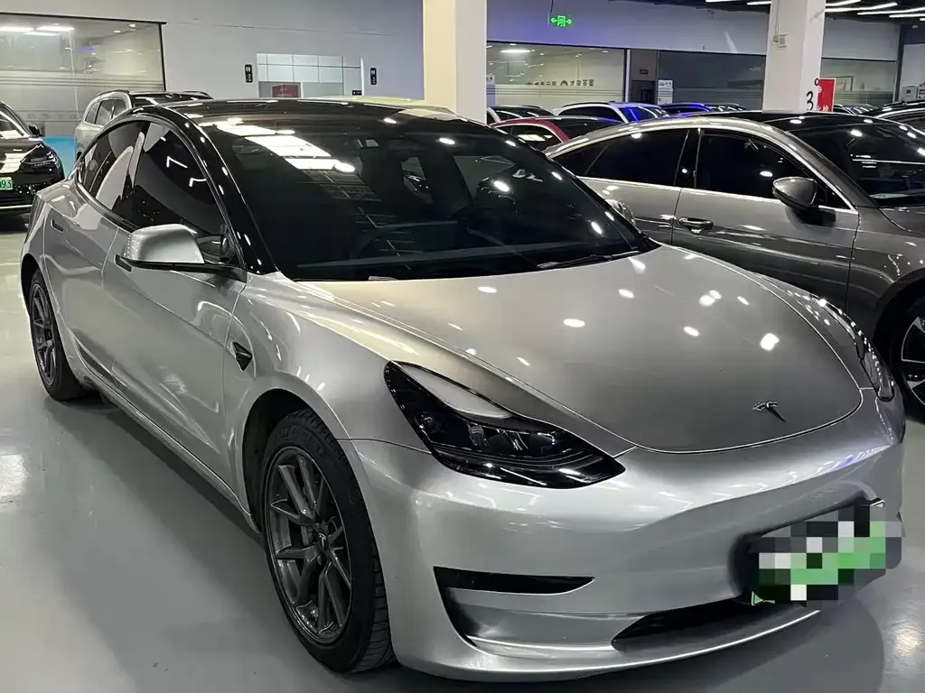 Tesla Model 3 — фото 3