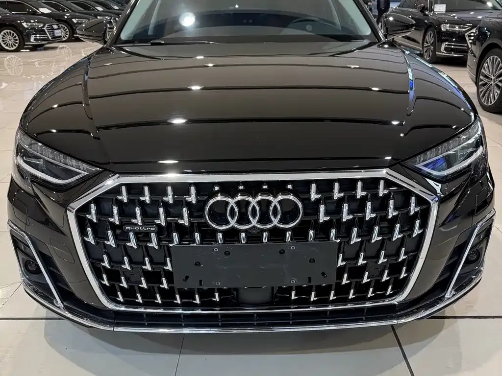 Audi A8 — фото 5