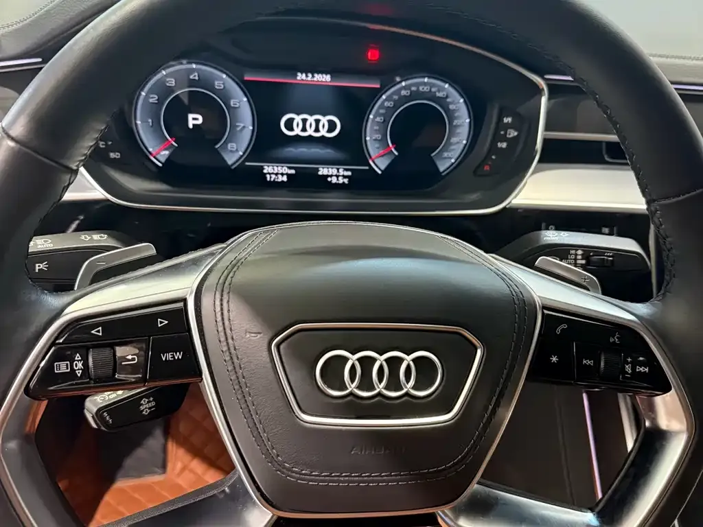 Audi A8 — фото 4