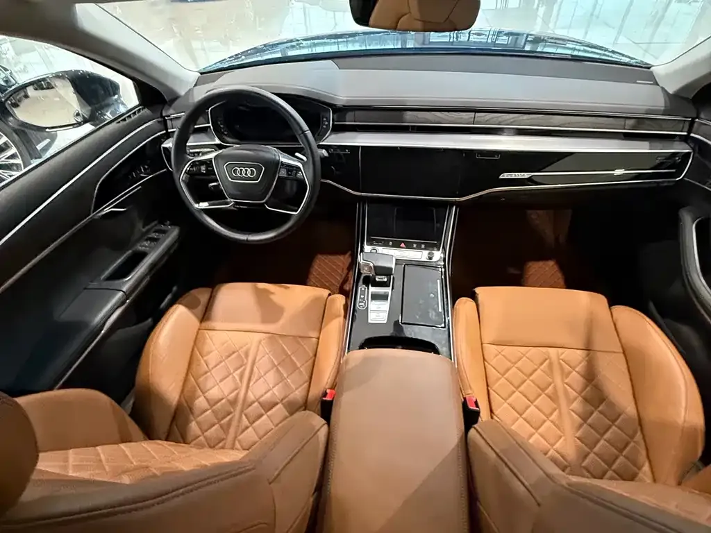 Audi A8 — фото 3