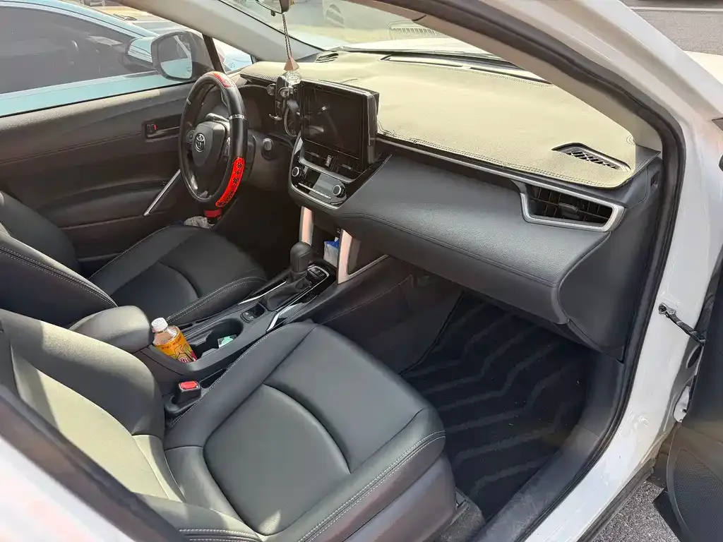 Toyota Corolla Cross — фото 6