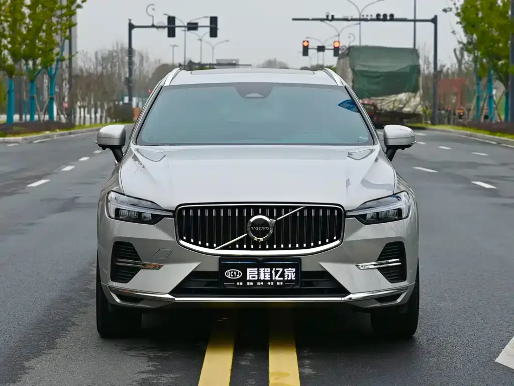Volvo XC60 — фото 7