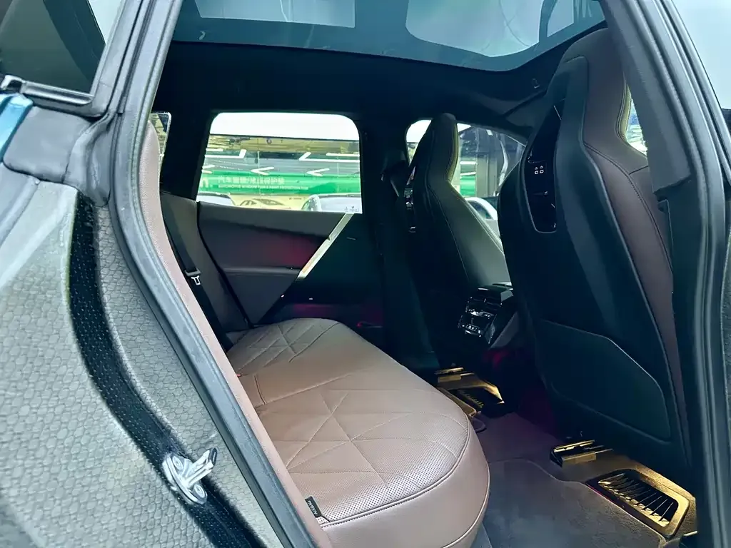 BMW iX 2024 из CN, фото 2