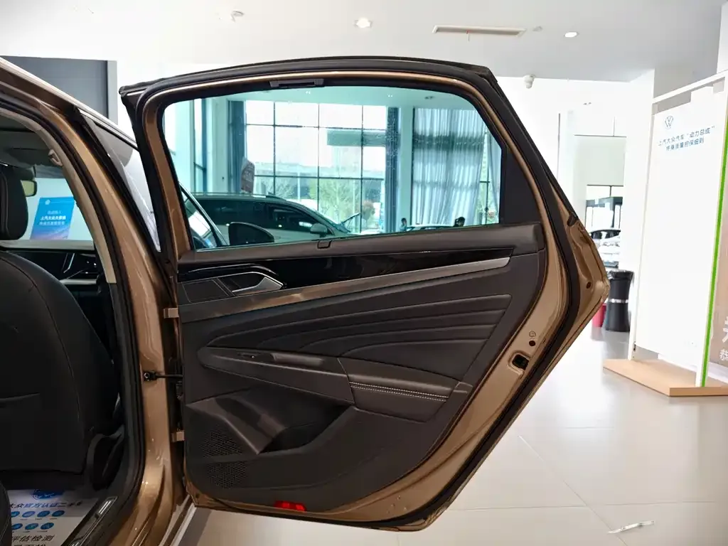 Volkswagen Passat — фото 5