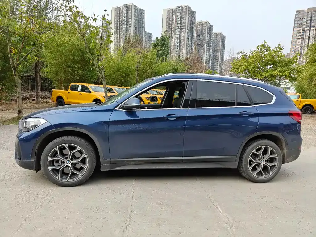 BMW X1 — фото 10