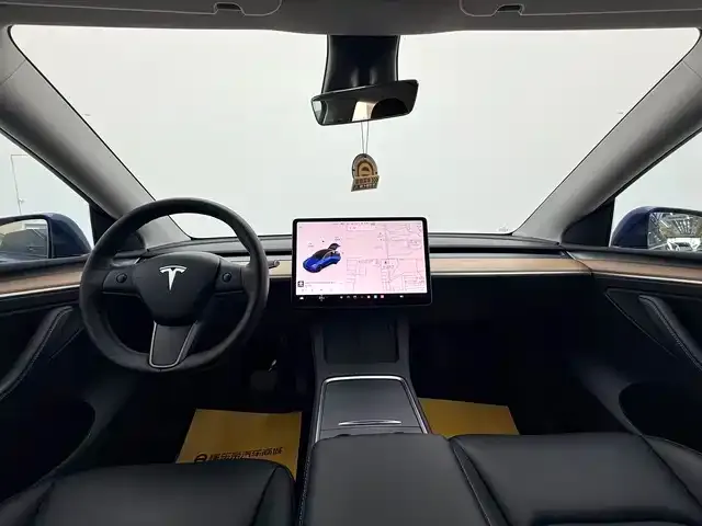 Tesla Model Y — фото 7
