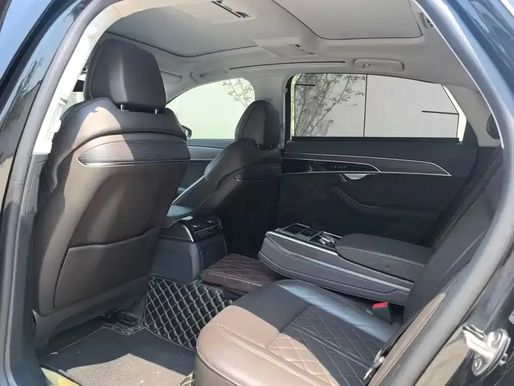 Audi A8 2021 из CN, фото 5