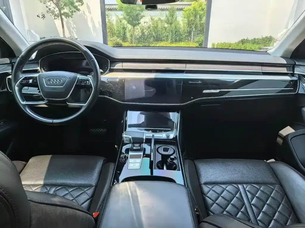Audi A8 2021 из CN, фото 4