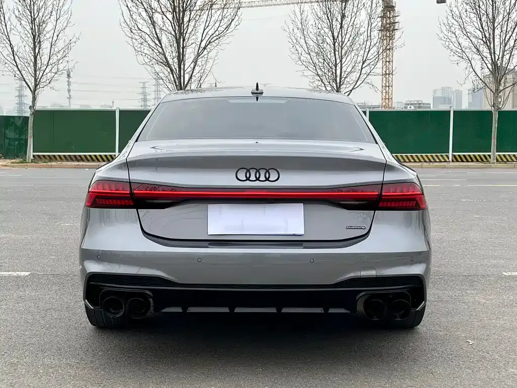 Audi A7L — фото 9