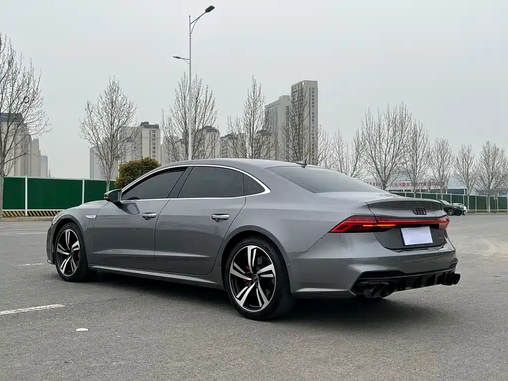 Audi A7L — фото 6