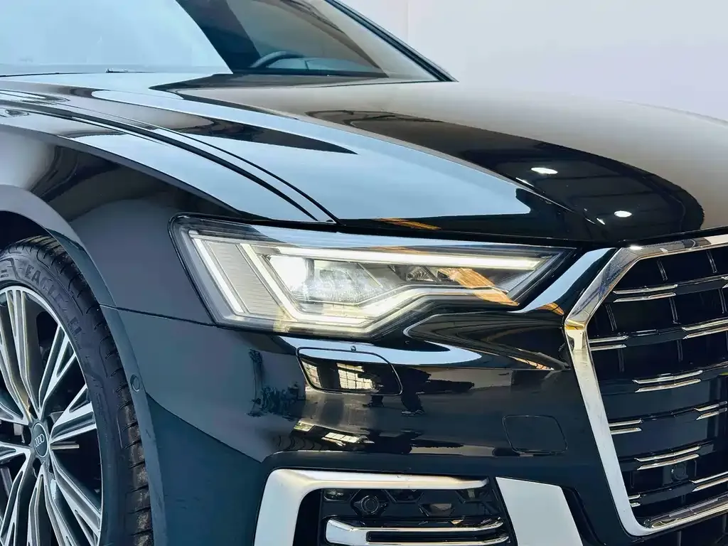 Audi A6L — фото 2