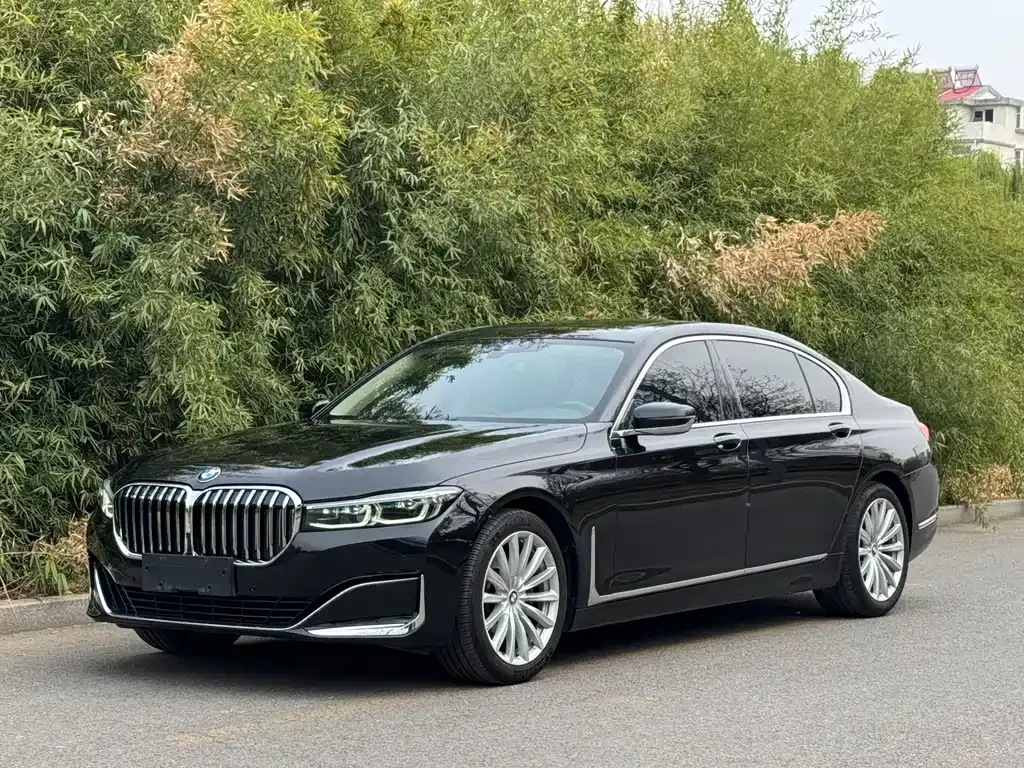 BMW 7 Series — фото 1