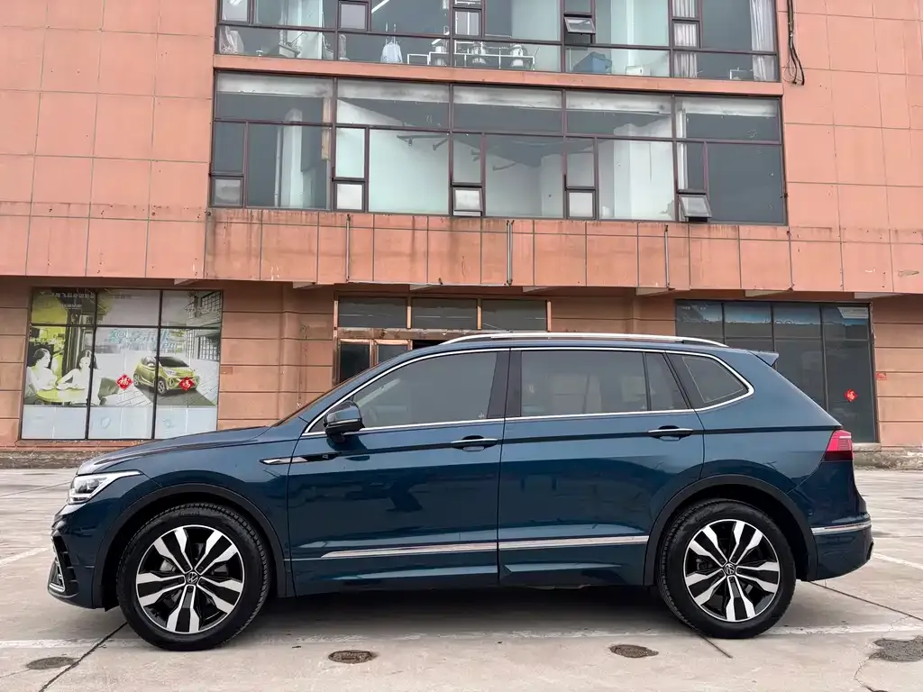 Volkswagen Tiguan L 2022 из CN, фото 9