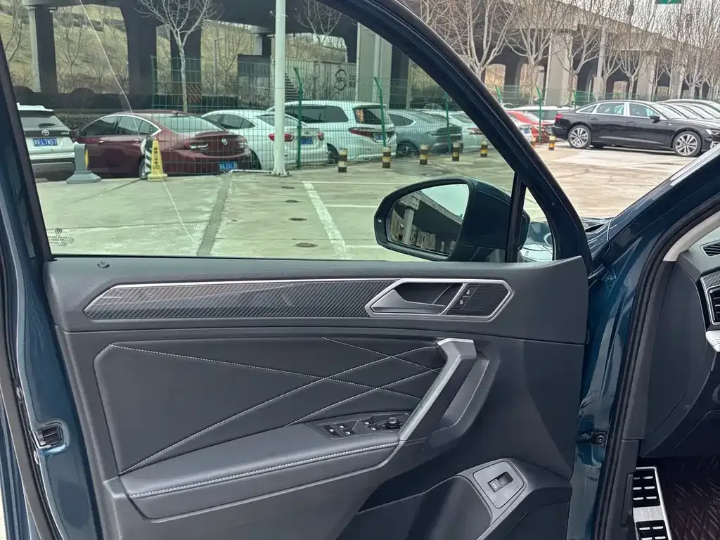 Volkswagen Tiguan L 2022 из CN, фото 8
