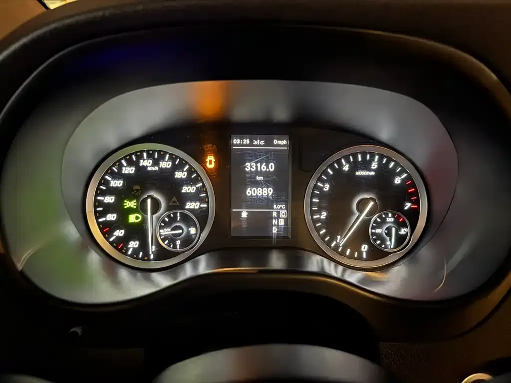 Mercedes-Benz Vito 2023 из CN, фото 10