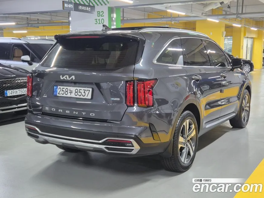 Kia Sorento — фото 8