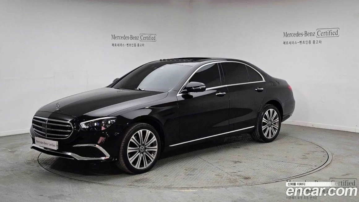 Mercedes-Benz E-Class — фото 1