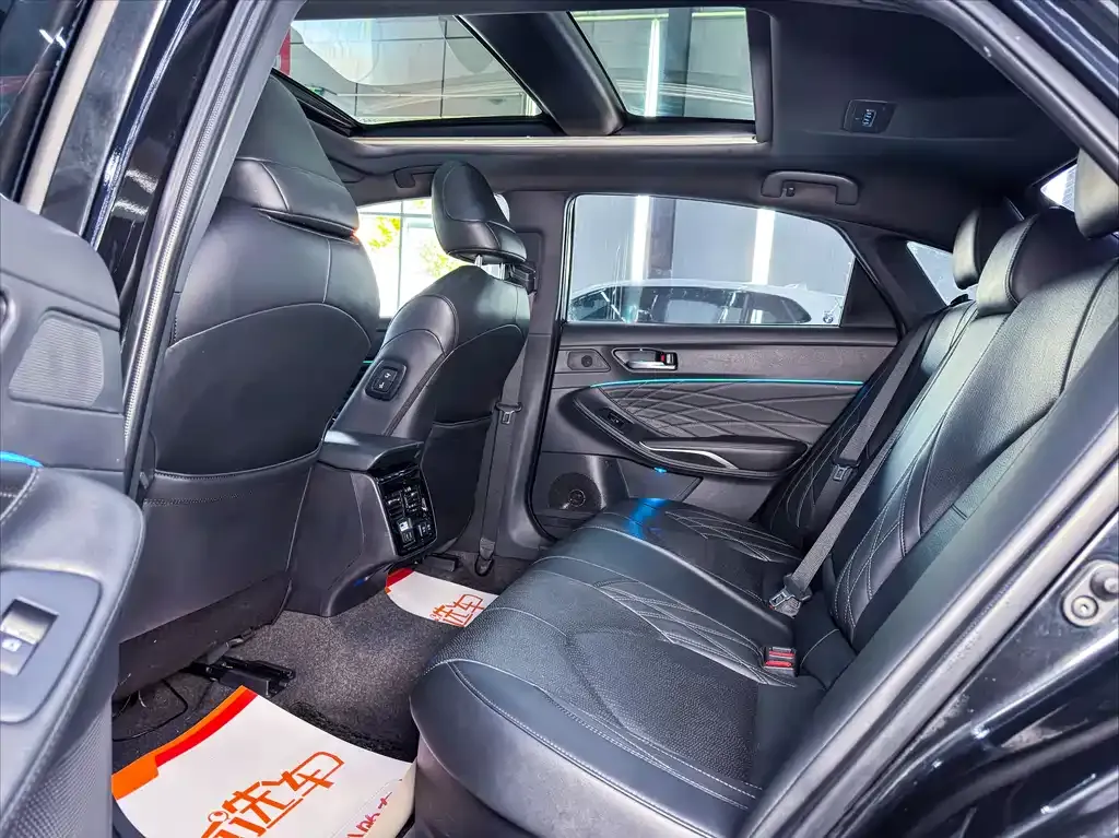 Toyota Avalon 2022 из CN, фото 8