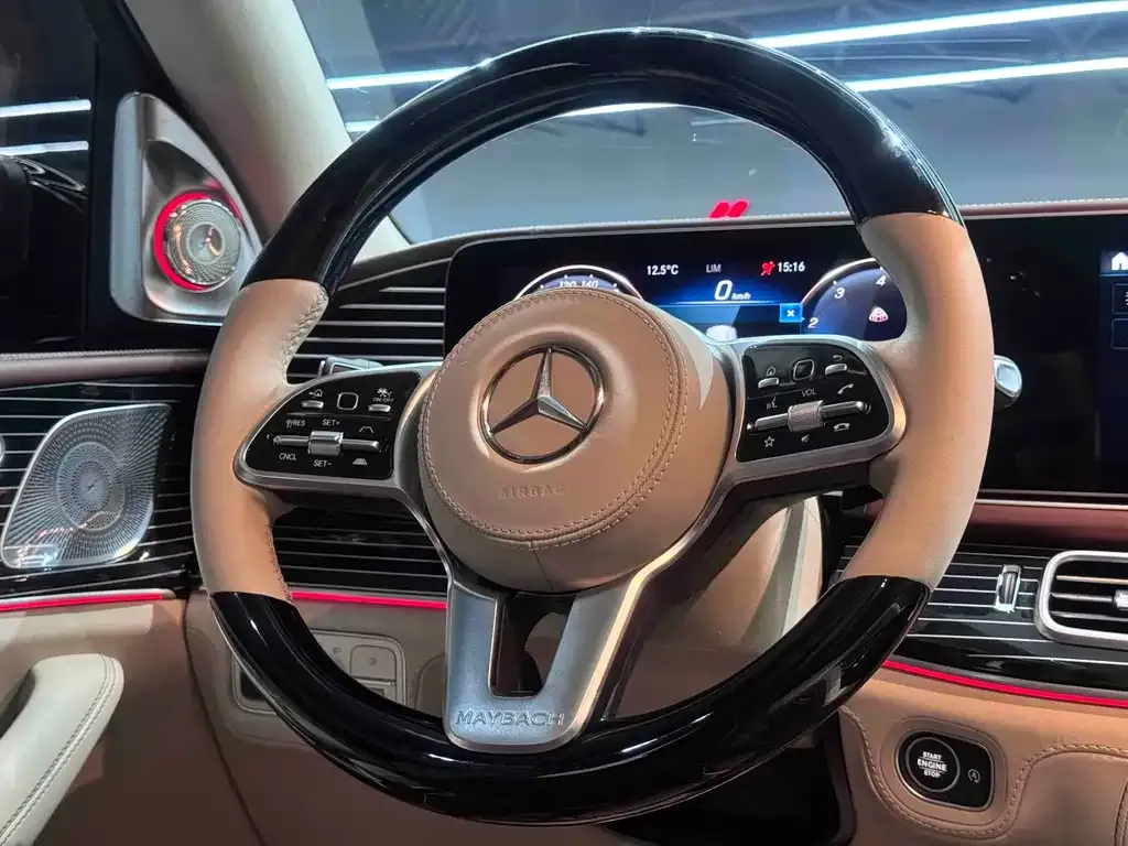 Mercedes-Benz GLS — фото 10