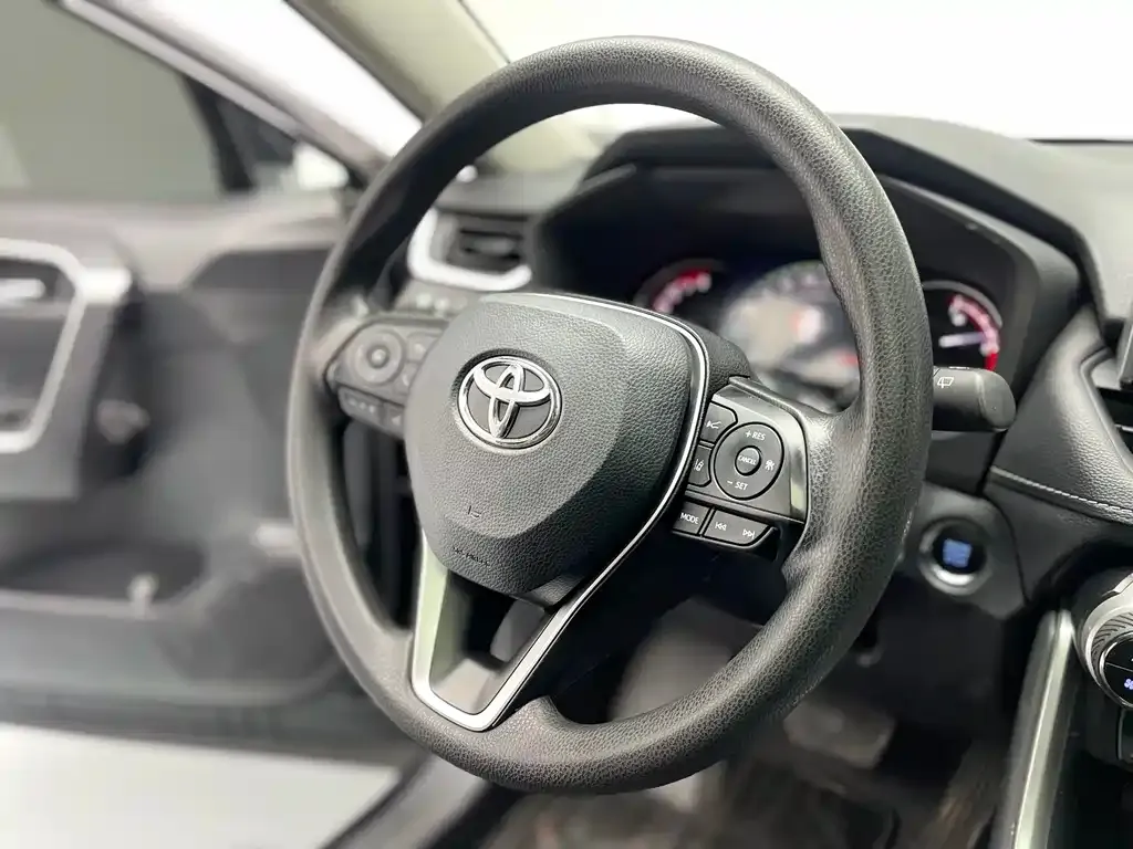 Toyota RAV4 2022 из CN, фото 4