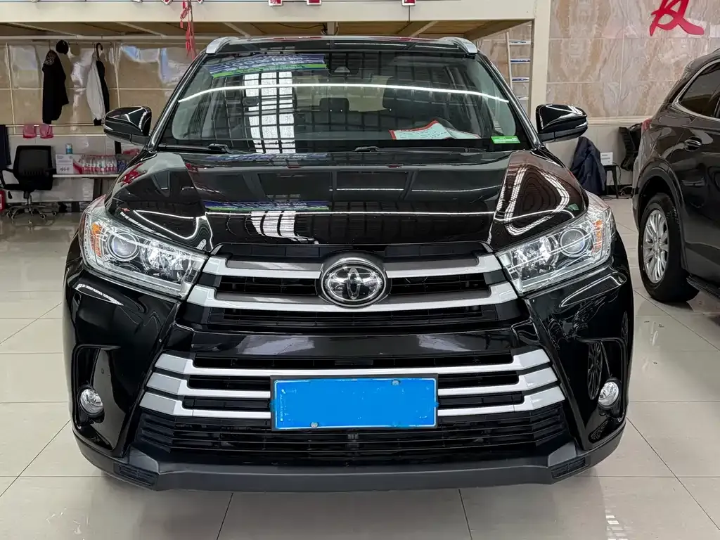 Toyota Highlander — фото 7